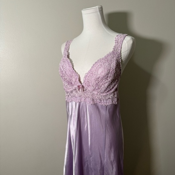 Vintage Victoria secret lavender slip dress  with padding L - Picture 3 of 10
